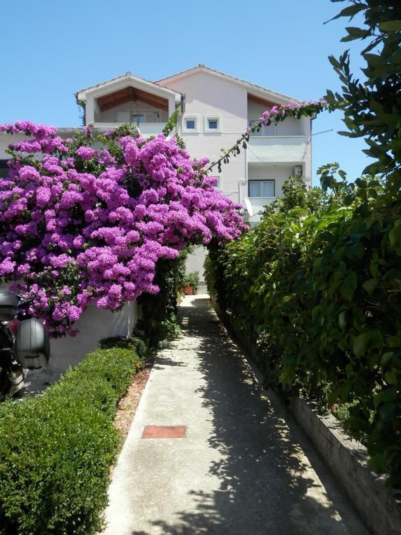 Apartments Leonarda Murter Exterior photo