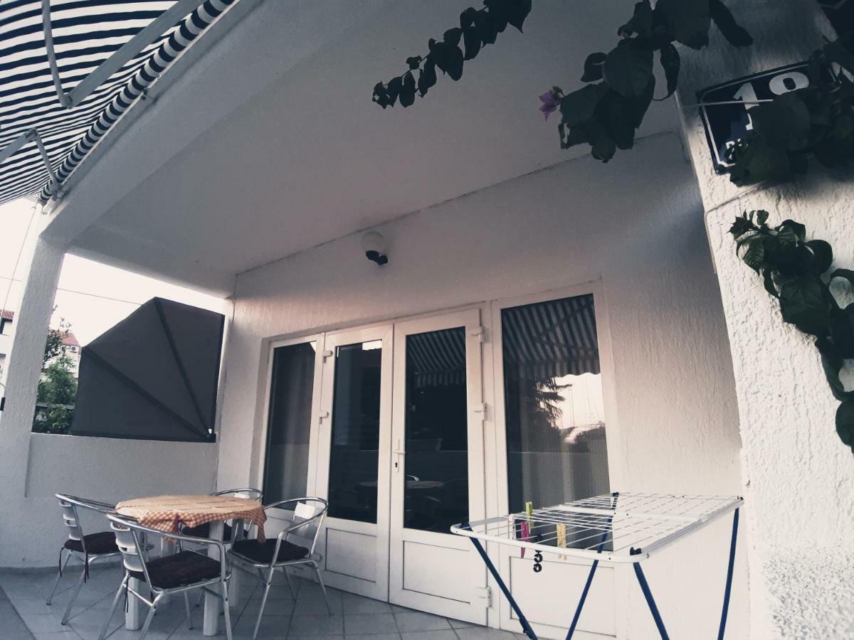 Apartments Leonarda Murter Exterior photo